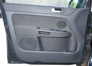 VW Golf Plus 5M 1x Türverkleidung Verkleidung Tür vorne links schwarz Türgriff - Bild 1