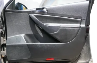 VW Passat 3C Variant Türverkleidung Verkleidung Tür vorne rechts schwarz Leder - Bild 4