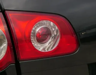 VW Passat 3C Variant Kombi Rücklicht hinten links innen Rückleuchte Heckklappe - Bild 3