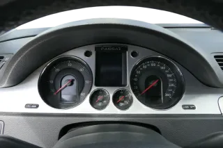 VW Passat 3C Tacho Tachometer 435.000km 3C0920870Q Diesel TDI - Bild 2