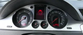 Passat 3C B6 Mittelkonsole Verkleidung um Navi Klappe Abdeckung Dekor silber geb - Bild 4