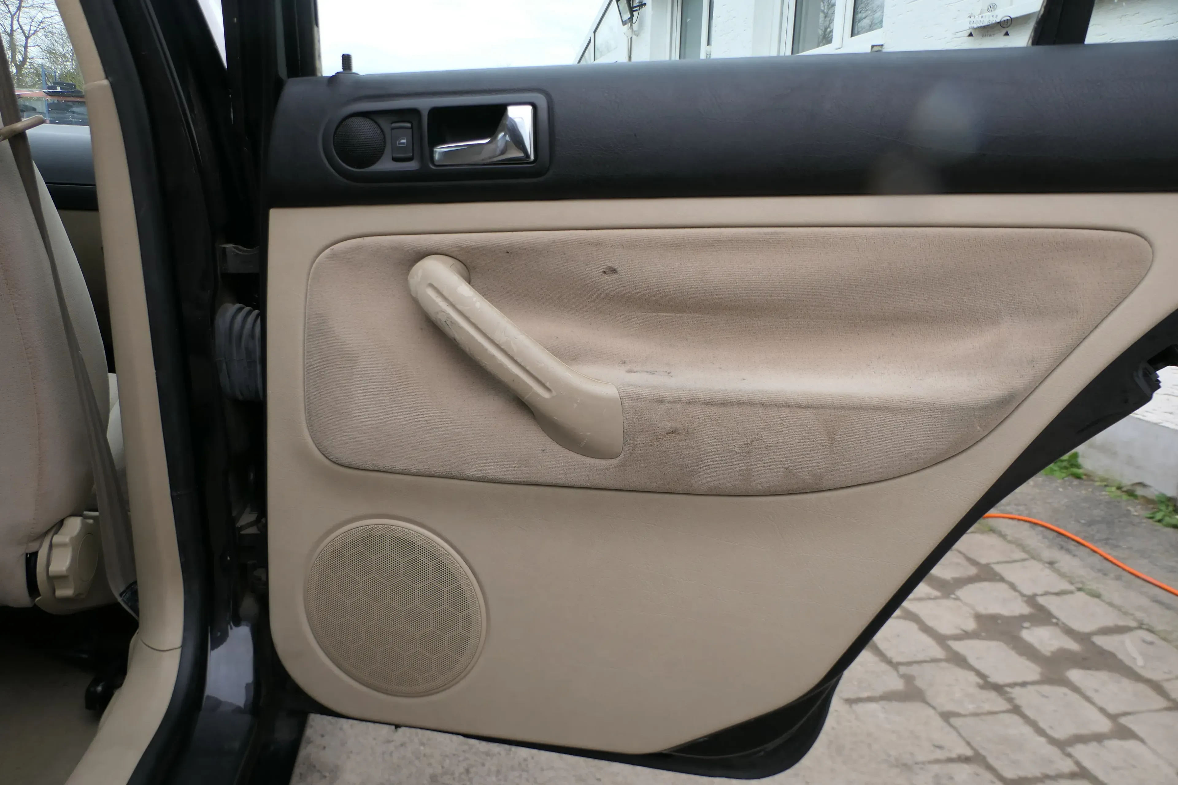 1x VW Golf 4 1J Kombi Türverkleidung Verkleidung Tür hinten rechts hellbeige Gri - Bild 1