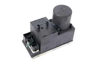 Audi A4 B5 A3 8L Pumpe Zentralverriegelung Steuergerät 8L0862257L - Bild 1