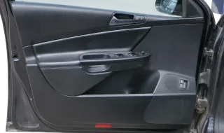 VW Passat 3C Variant Türverkleidung Verkleidung Tür vorne links schwarz Leder - Bild 3