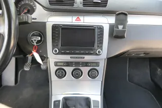 Passat 3C B6 Mittelkonsole Verkleidung um Navi Klappe Abdeckung Dekor silber geb - Bild 10