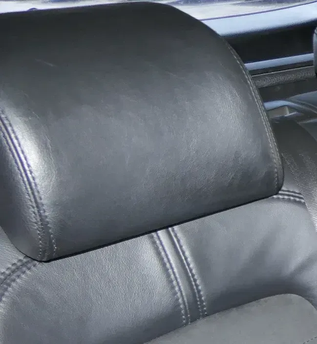 VW Passat 3C Kopfstütze Sitz hinten rechts o. links Leder schwarz - Bild 1
