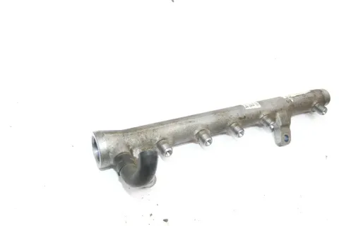 Audi A3 Golf 6 Einspritzleiste 1,6 TDI 03L130089B Raildruck CAY