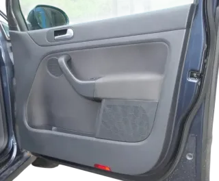 1x VW Golf Plus 5M 1x Türverkleidung Verkleidung Tür vorne rechts schwarz Griff - Bild 1