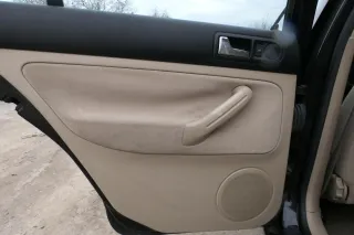 1x VW Golf 4 1J Kombi Türverkleidung Verkleidung Tür hinten links hellbeige Grif - Bild 1