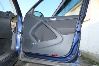 VW Tiguan 5N 1x Türverkleidung Verkleidung Tür vorne rechts schwarz - Bild 3