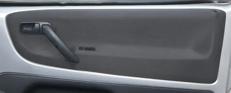 1x VW Lupo Arosa Türverkleidung Verkleidung Tür vorne rechts oben Türgriff - Bild 1