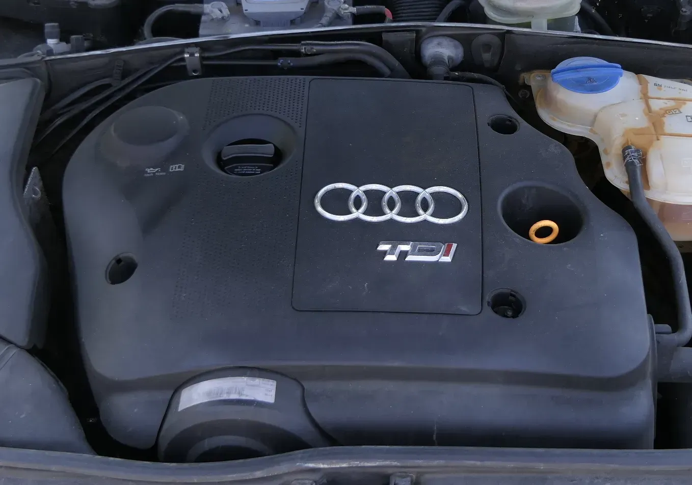 Audi A4 8D A6 4B Motorabdeckung Abdeckung Motor Blende 1,9 TDI 038103925AR c - Bild 1