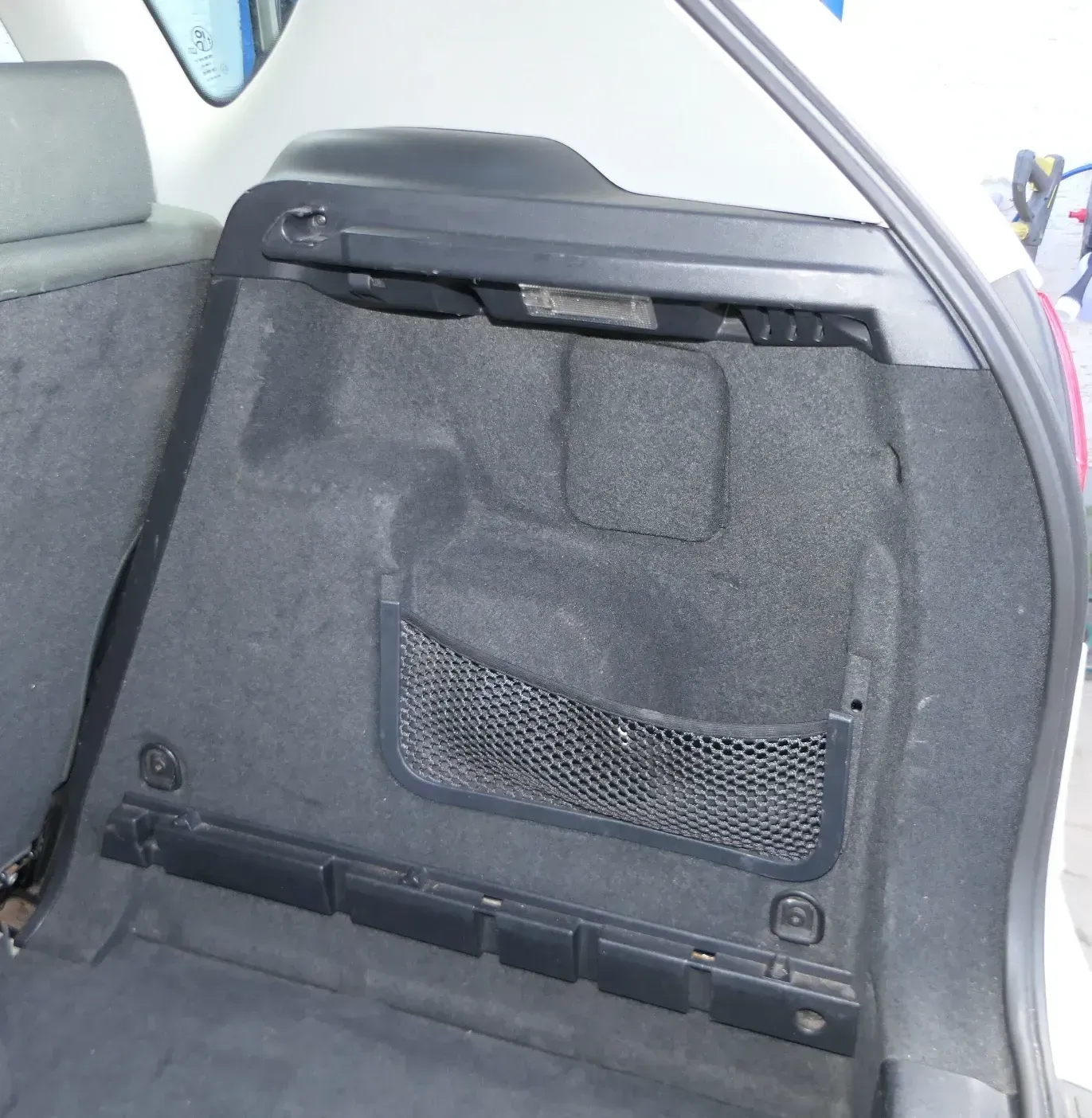 Altea 5P Abdeckung Verkleidung Kofferraum hinten rechts Seite schwarz 5P0867428Q - Bild 1