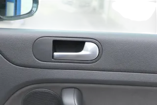 1x VW Golf Plus 5M 1x Türverkleidung Verkleidung Tür vorne rechts schwarz Griff - Bild 4