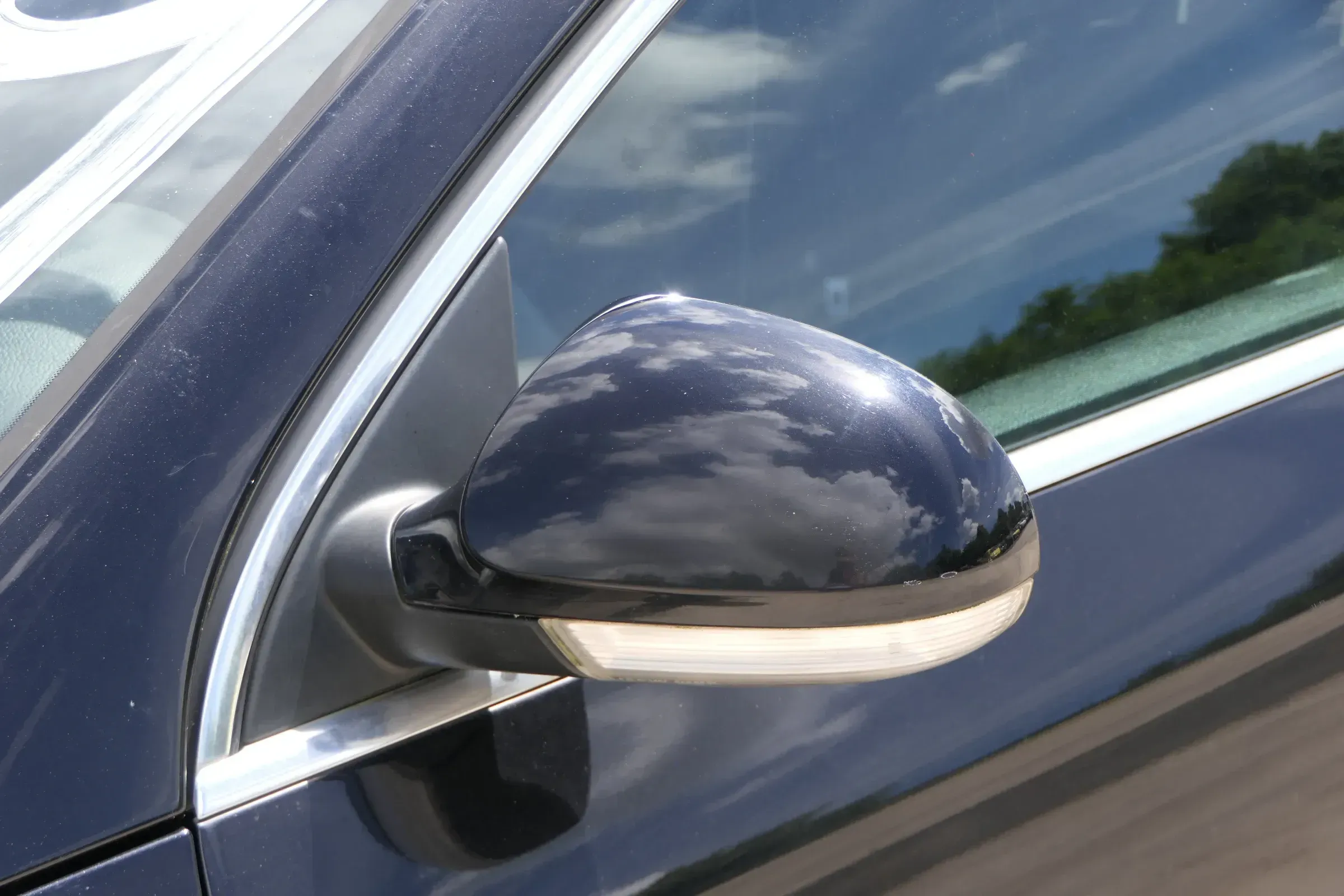 Passat 3C elektrischer Spiegel Außenspiegel links mit Glas Blinke schwarz LC9X - Bild 1