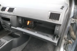 Skoda Fabia 6Y Deckel Klappe für Handschuhfach Handschuhfachdeckel -Kratzer - Bild 1
