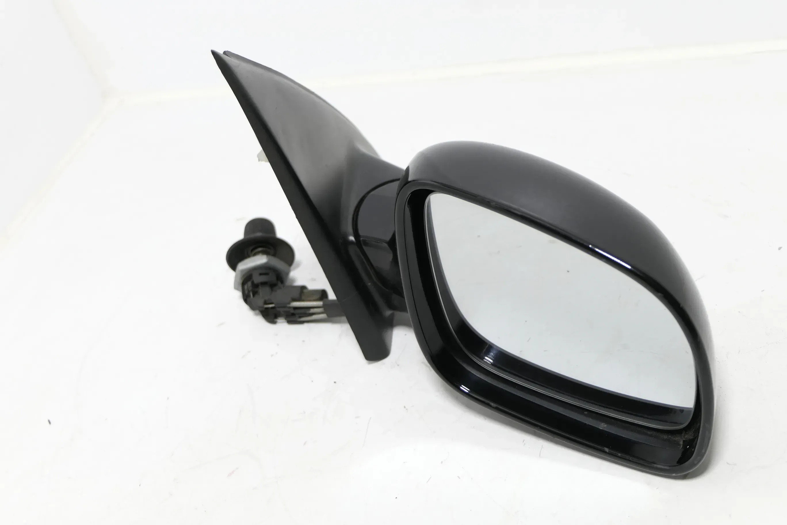 VW Lupo Arosa manueller Spiegel Außenspiegel rechts schwarz L041 143228 - Bild 1