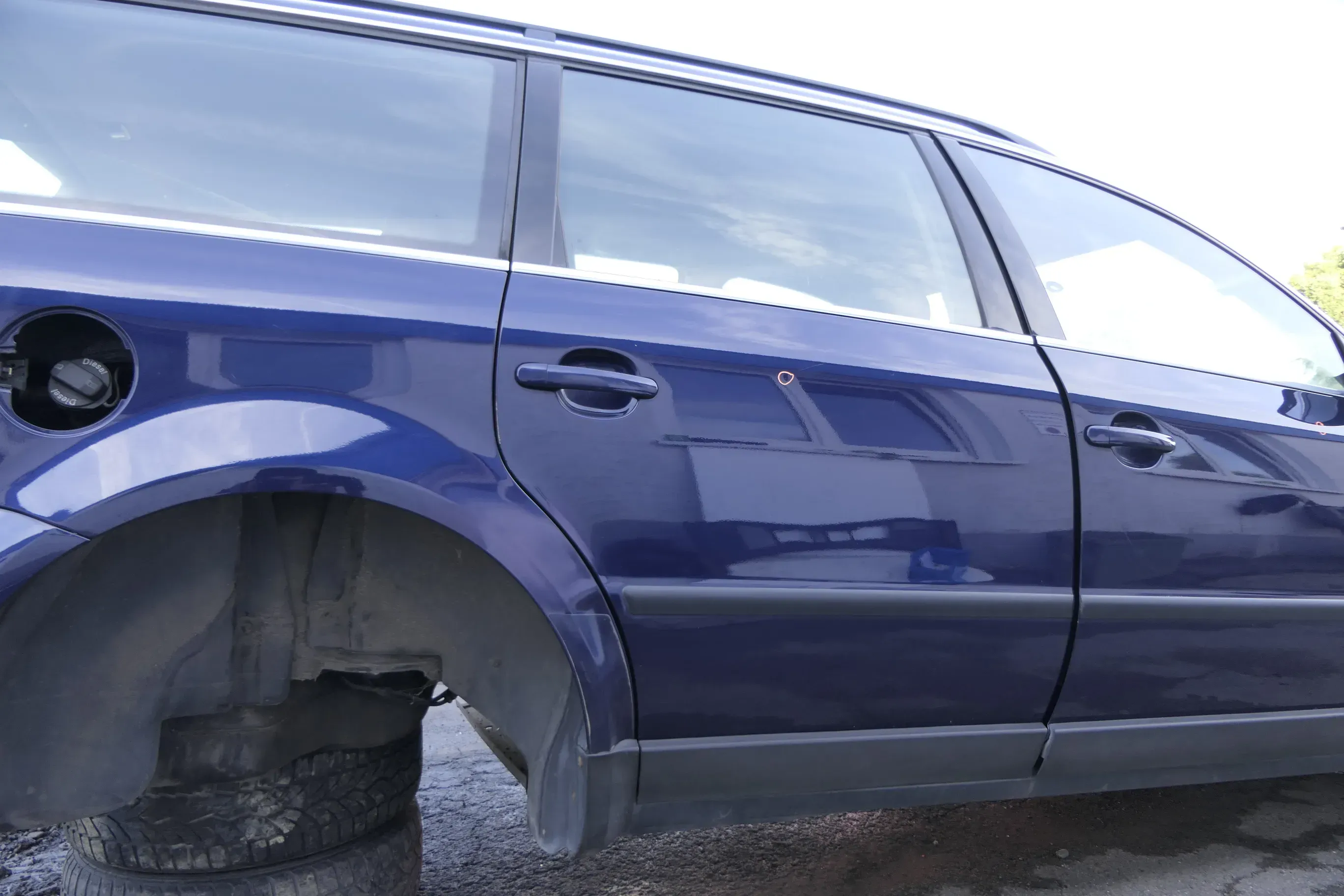 VW Passat 3B 3BG 3B6 Kombi Avant Tür hinten rechts mit Scheibe blau LB5N - Bild 1