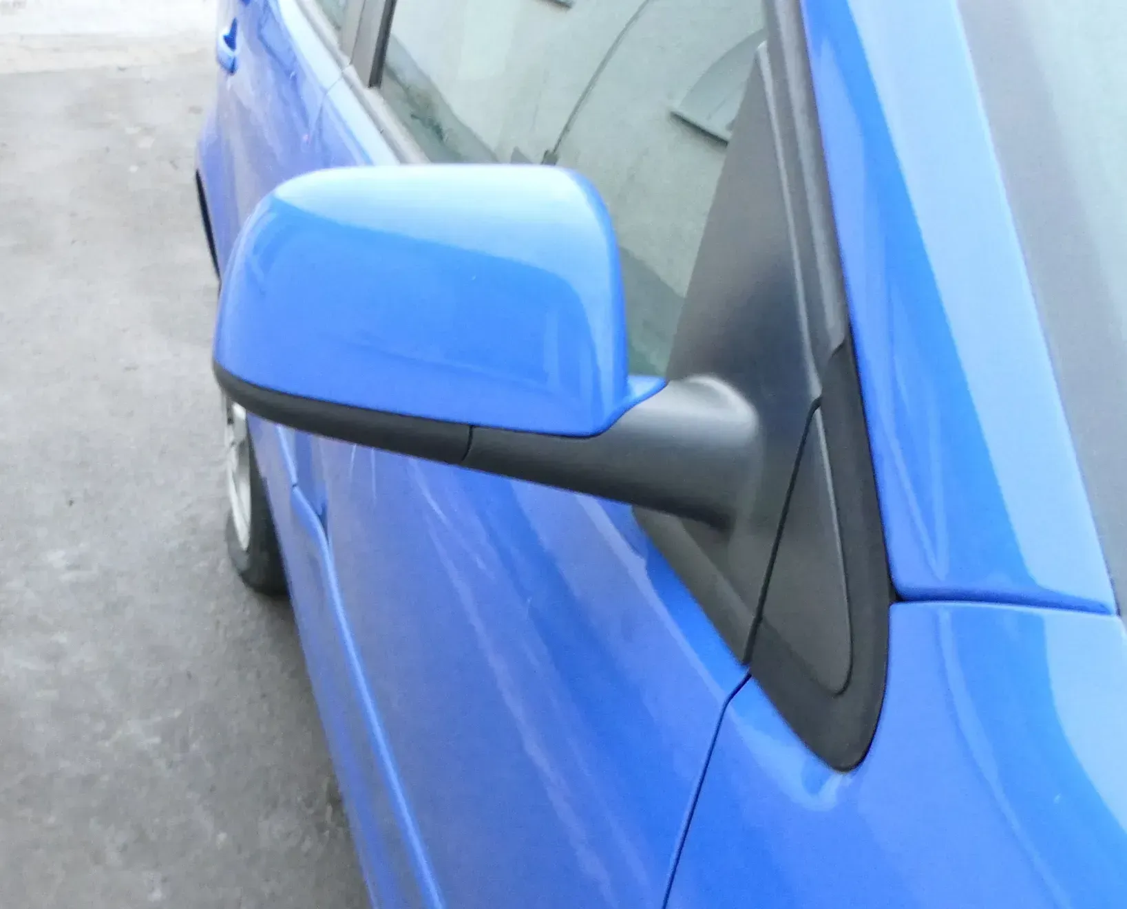 VW Polo 9N 9N3 manueller Spiegel Außenspiegel rechts vorne blau LA5F - Bild 1