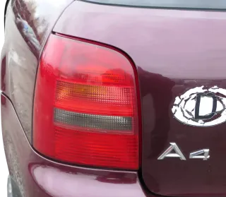 Audi A4 B5 Kombi Avant hinten links Rückleuchte original 8D9945095C 8D9945111 - Bild 1