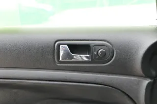 1x Passat 3BG Türverkleidung Verkleidung Tür vorne links Leder Griff Öffner schw - Bild 3