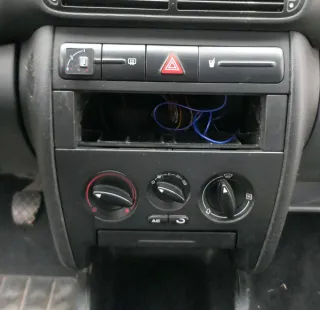 Seat Leon Toledo 1M Mittelkonsole Blende Abdeckung Radio 1M0863263D - Bild 3