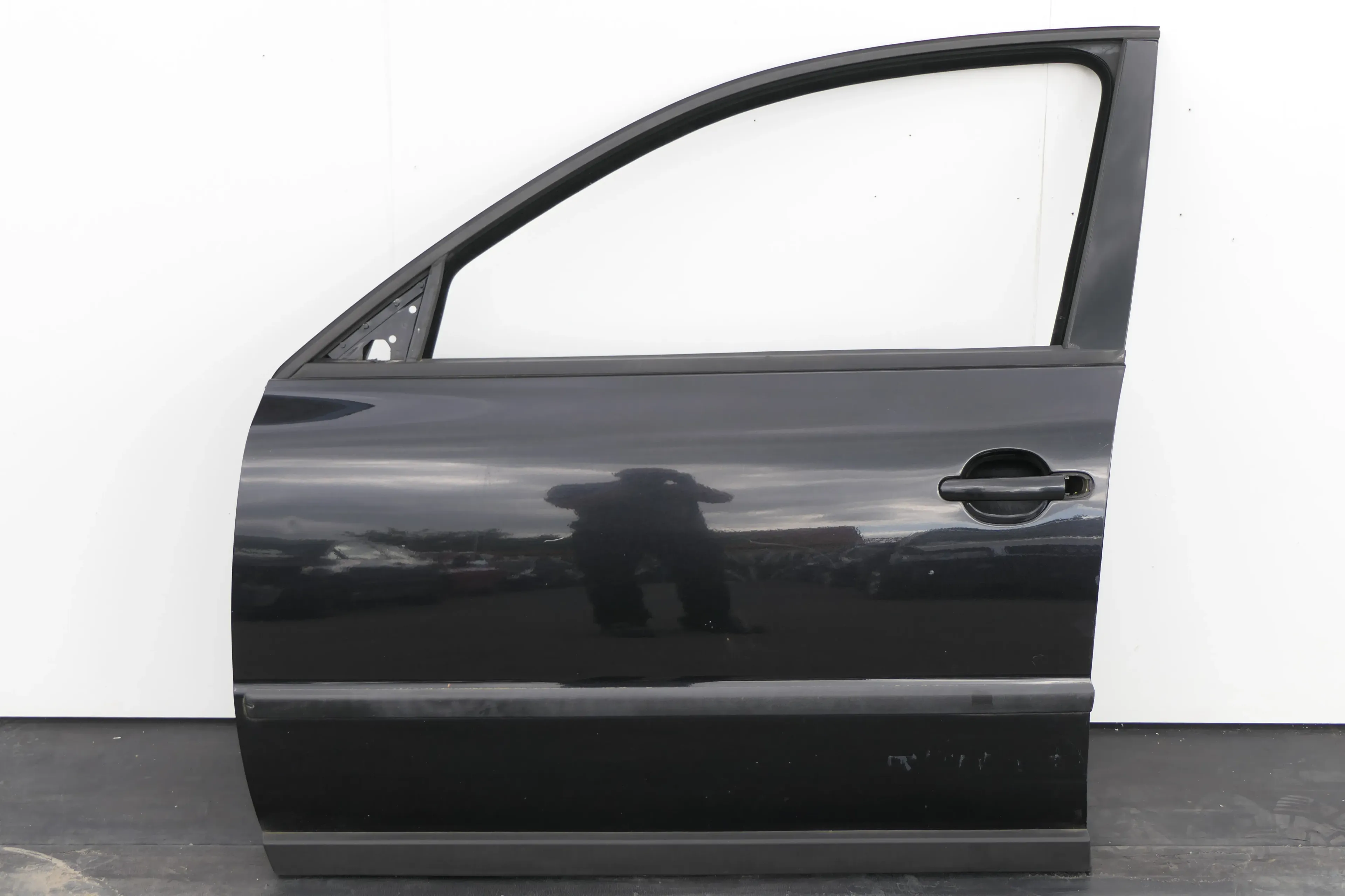 VW Passat 3B 3BG Kombi + Limo Tür vorne links Fahrertür schwarz LC9Z metallic me - Bild 1