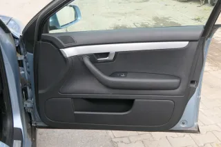 1x A4 8E B7 Türverkleidung Verkleidung Tür vorne rechts soul schwarz - Bild 1