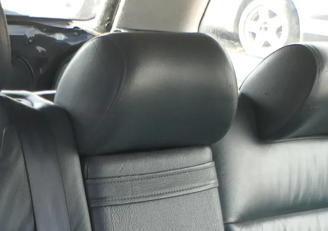 1x A4 B5 A6 4B Kopfstütze hinten Mitte Leder grün lago Buffalino - Bild 1