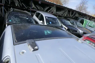 VW Caddy 2K Schiebedach Öffnung Ausstieg Dach oben Dachladeklappe Klappe - Bild 2