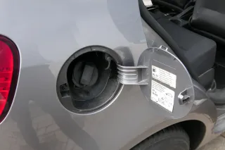 VW Golf Plus 5M1 V Tankdeckel Klappe Tankklappe Deckel Tank grau LA7T - Bild 1