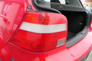 VW Golf 4 Limousine Stoßstange hinten Heckstoßstange Stoßfänger rot LY3D - Bild 7