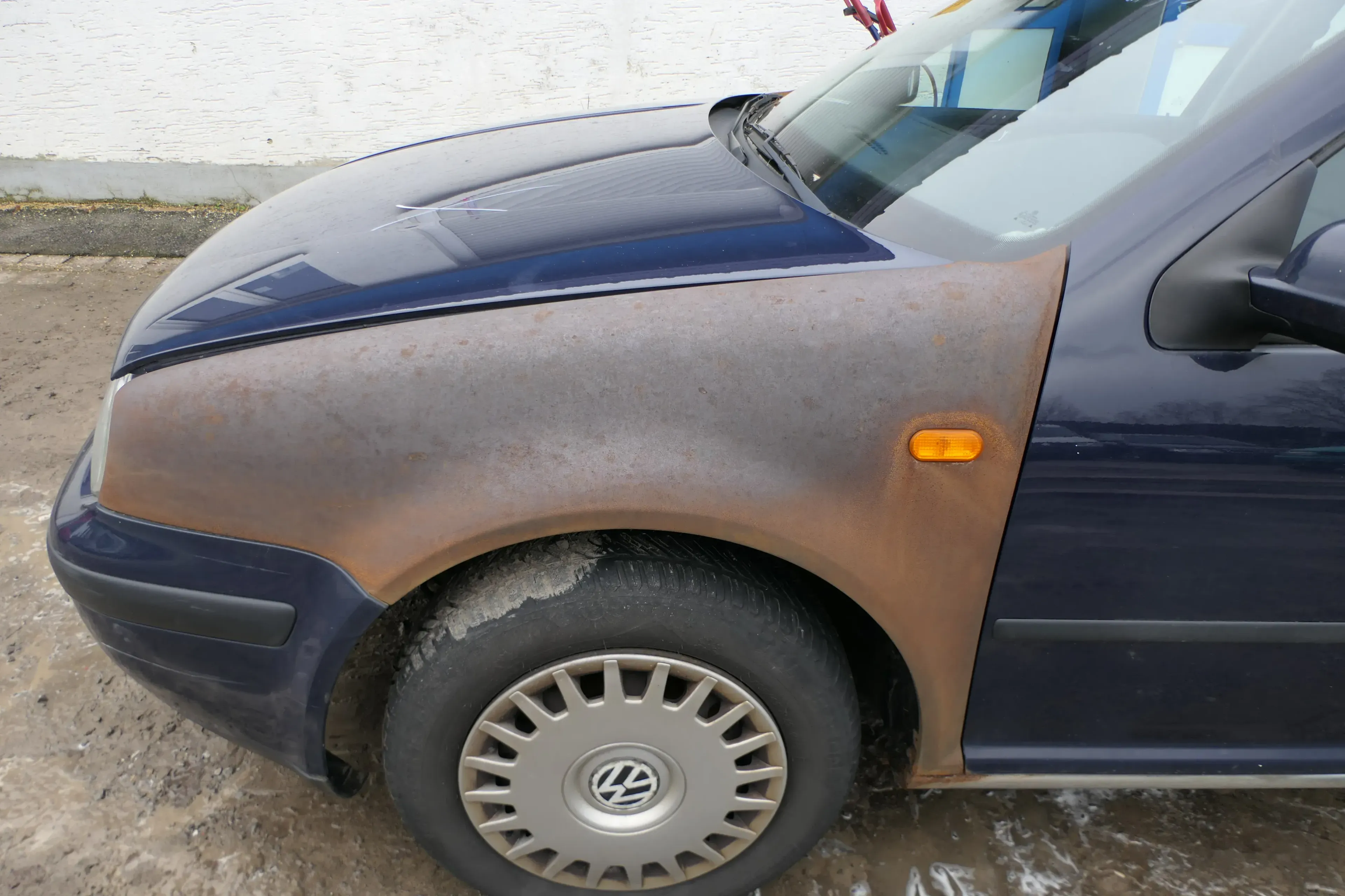 VW Golf 4 1J Kotflügel vorne links - Bild 1