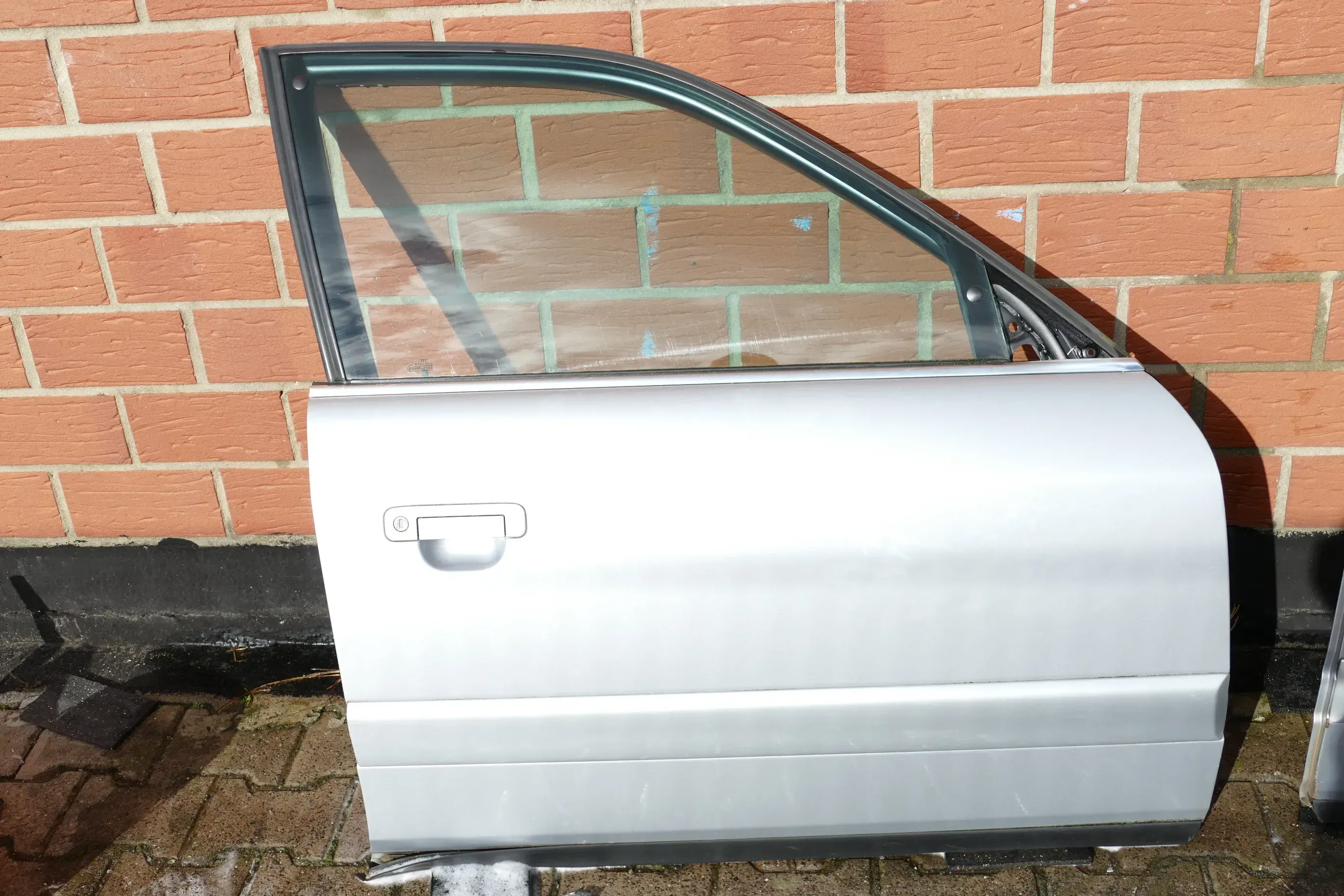 Audi A6 4A C4 Tür Türblatt vorne rechts Beifahrertür silber LY7M - Bild 1