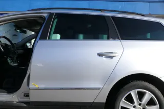 VW Passat 3C Kombi Variant Tür hinten links silber LA7W -OHNE Anbauteile  - Rost - Bild 1