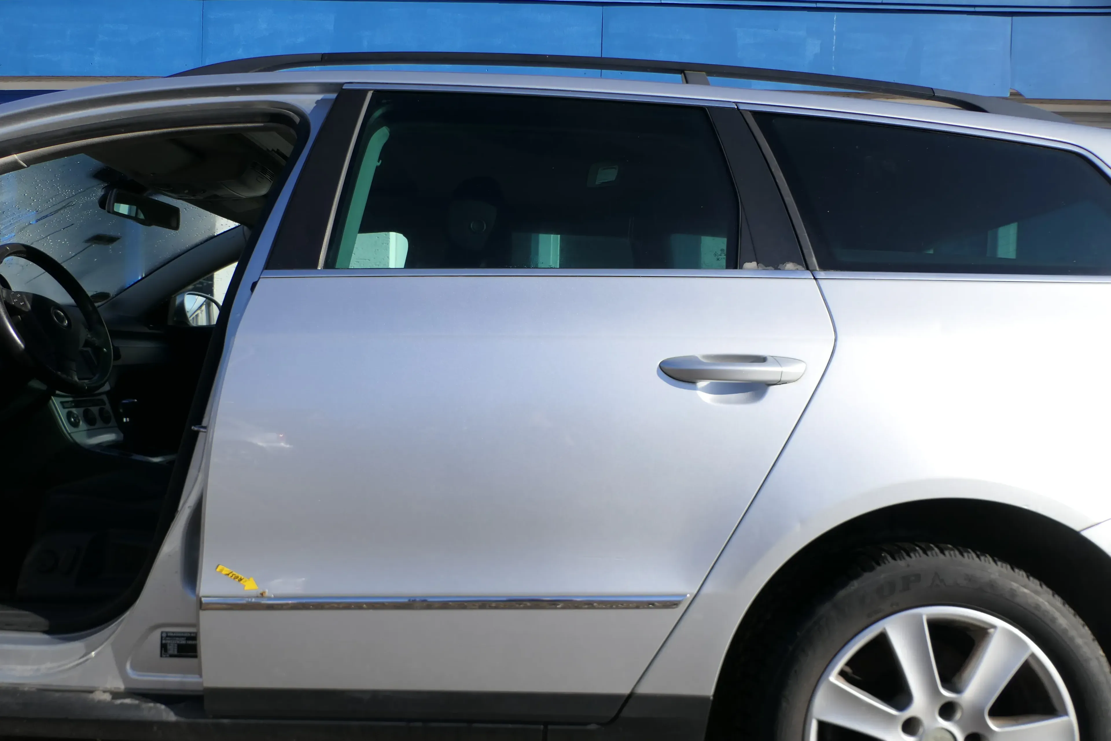 VW Passat 3C Kombi Variant Tür hinten links silber LA7W -OHNE Anbauteile  - Rost - Bild 1