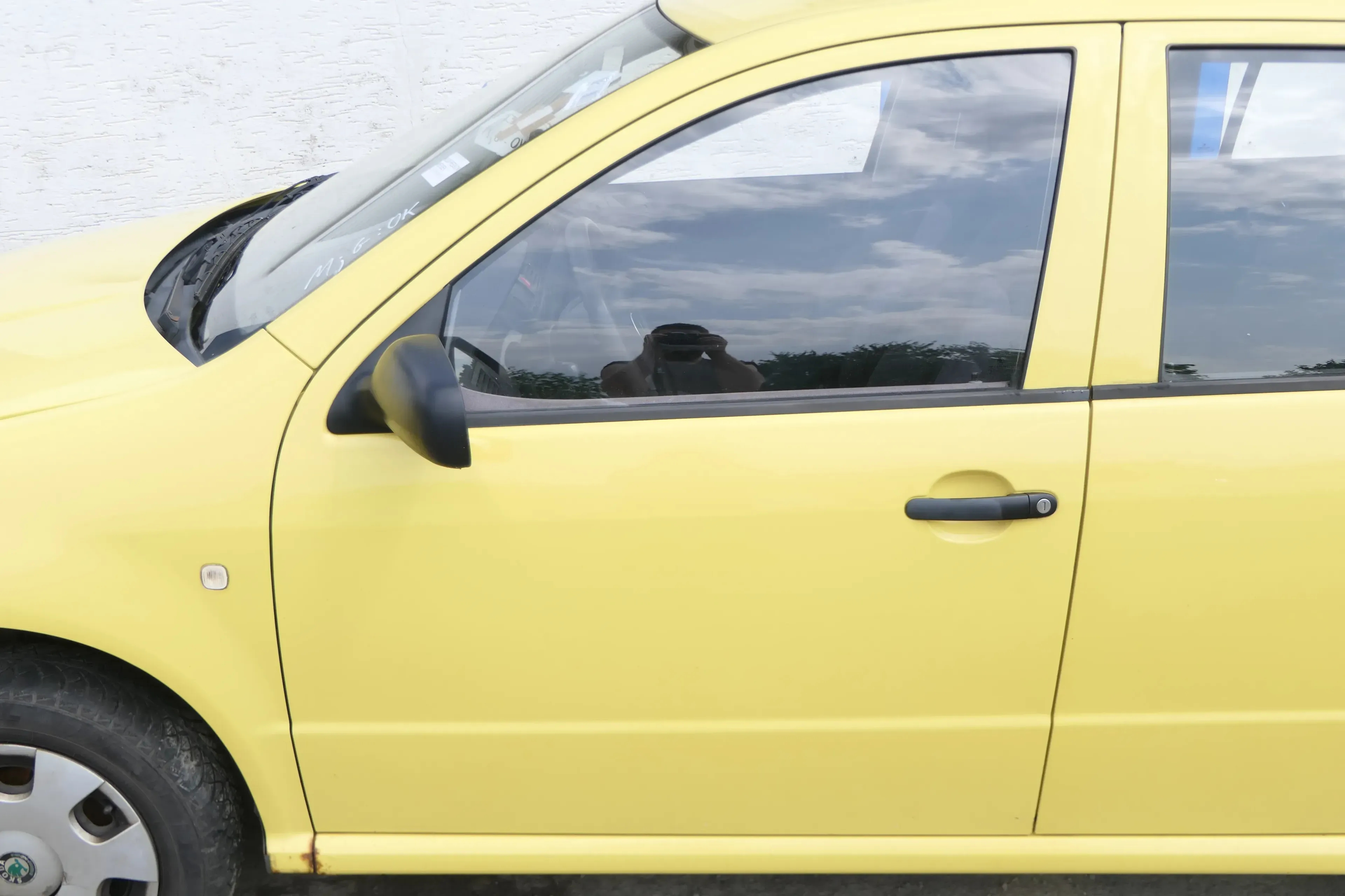 Fabia 6Y Kombi + Limousine Tür vorne links Fahrertür gelb LF1R ohneAnbauteile - Bild 1