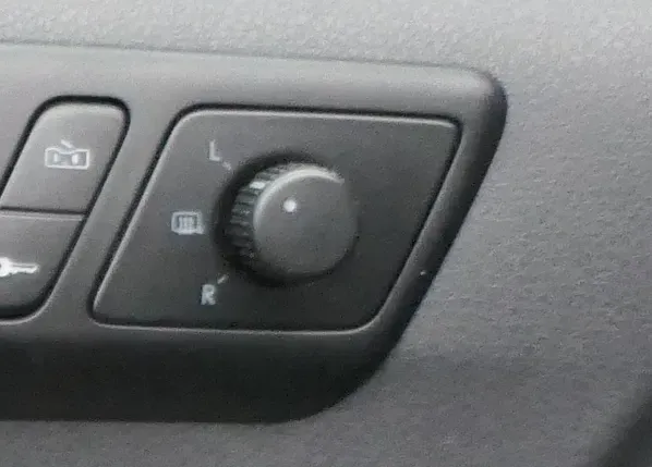 VW Polo 9N 9N3 elektrische Spiegel vorne links Schalter Außenspiegel Schalter - Bild 1