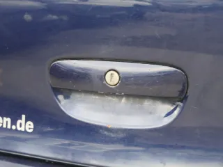 VW Polo 9N 9N3 Griff Heckkklappe Heckklappengriff blau LB5N - Bild 1