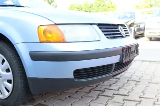 VW Passat 3B Stoßstange vorne Frontstoßstange Stoßfänger blau LL5Y Grill - Bild 3