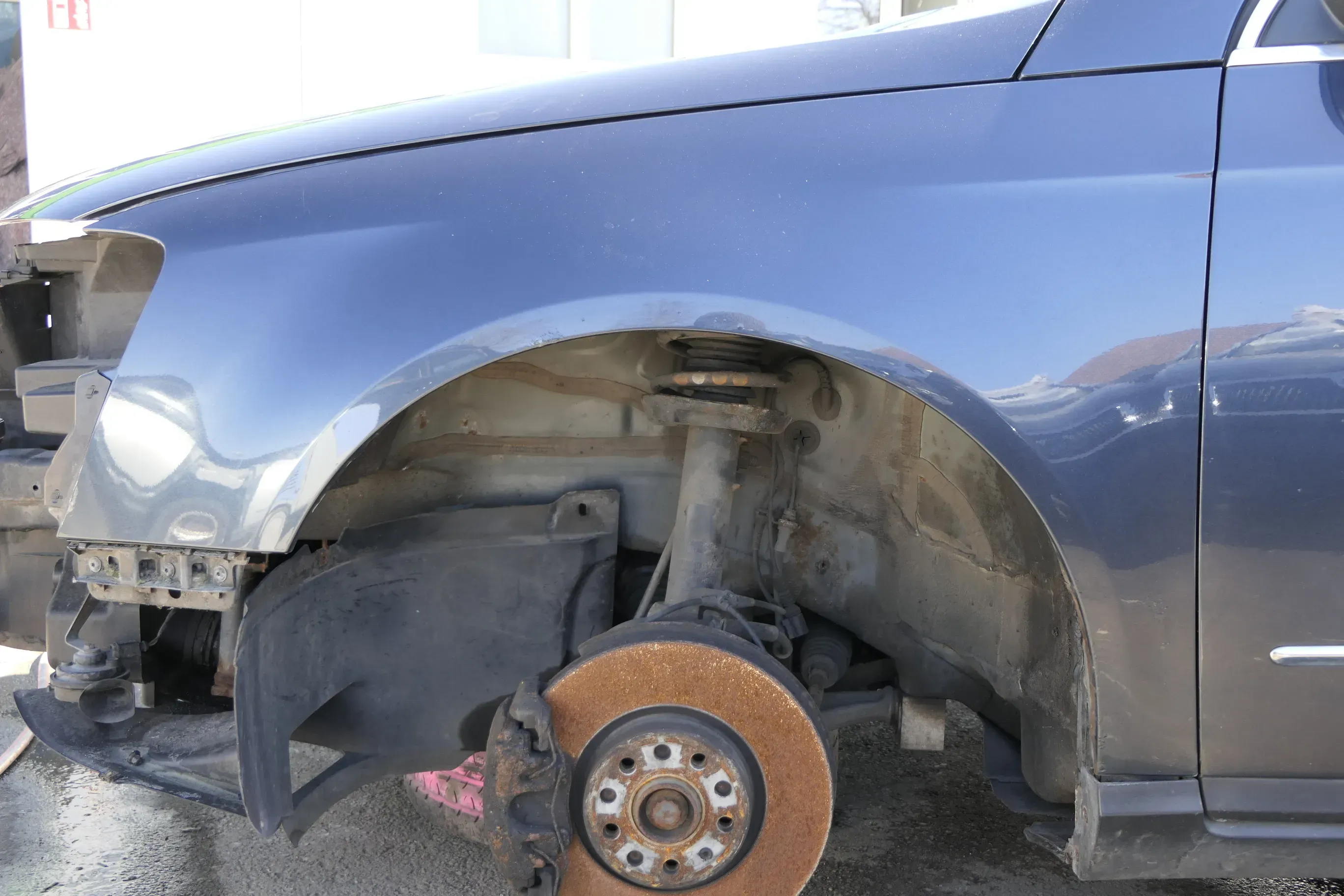 VW Passat 3C Kotflügel vorne links grau blau LC5F 3C0821021 - Rost - Bild 1