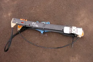 Audi A4 8E B6 ektrischer Fensterheber Gestänge vorne rechts - Bild 2