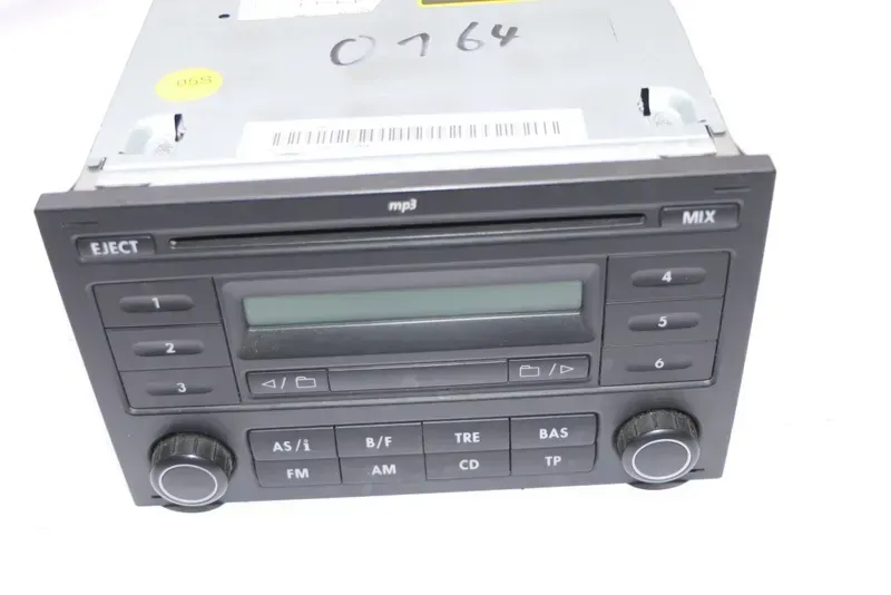 VW Fox 5Z Pol 9N3 Radio CD Player Original RCD200 6Q0035152A mitCode MP3 - Bild 1
