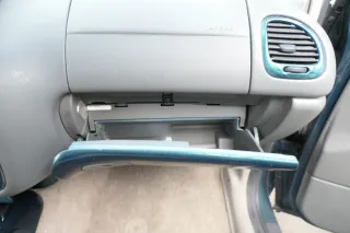 VW Sharan 7M Handschuhfach Handschuhfachdeckel Deckel Klappe grün Griff Öffner - Bild 2