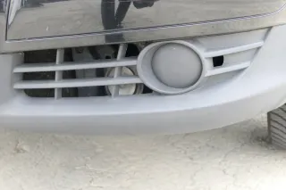 VW Fox 5Z Stoßstange vorne Stoßfänger schwarz LC9Z mit Grill - Bild 11