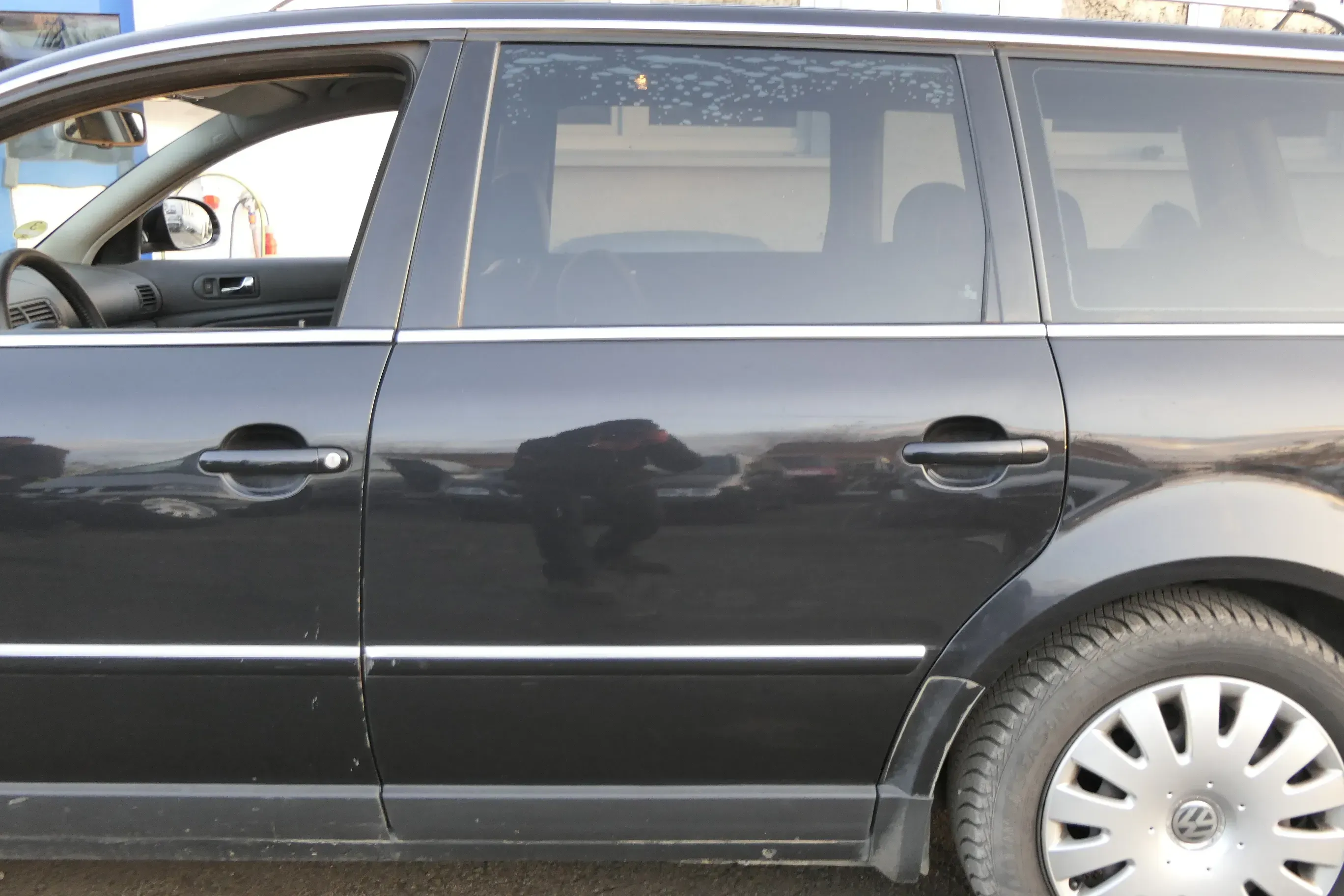 VW Passat 3B 3BG Kombi Variant Tür hinten links schwarz LC9Z blackma mit Scheibe - Bild 1