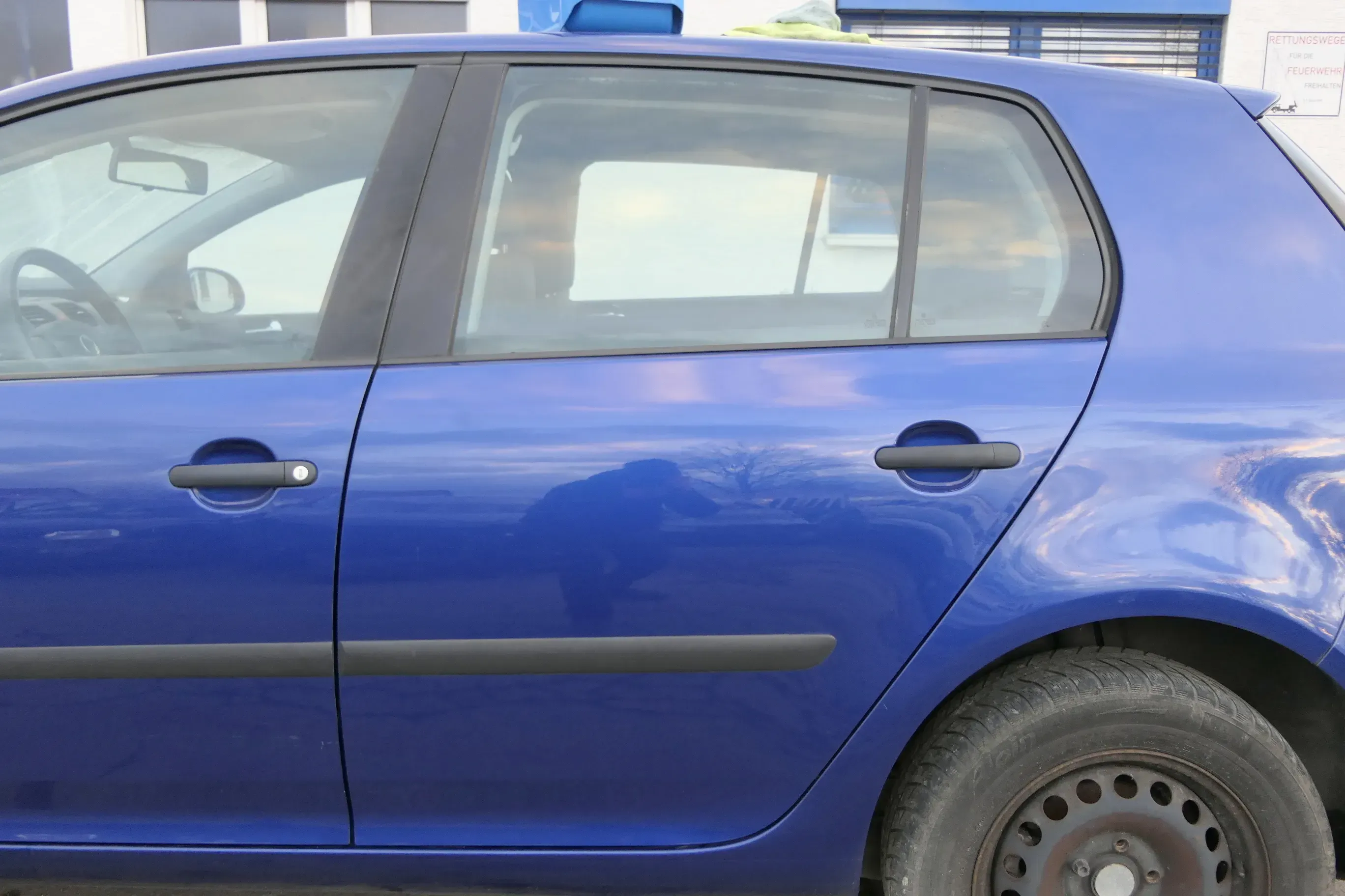 VW Golf 5 V 1K Tür mit Türrahmen hinten links 4/5-Türer blau laserblue LC5J - Bild 1