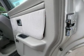 Audi 80 Türverkleidung Verkleidung Tür hinten rechts Griff Türgriff Öffner grau - Bild 2