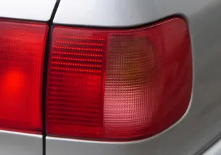 Audi 80 Limousine hinten rechts außen Rückleuchte original 8A0945218C Rücklicht - Bild 2
