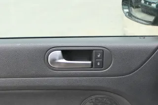 1x VW Golf Plus 5M 1x Türverkleidung Verkleidung Tür vorne links schwarz Griff - Bild 3